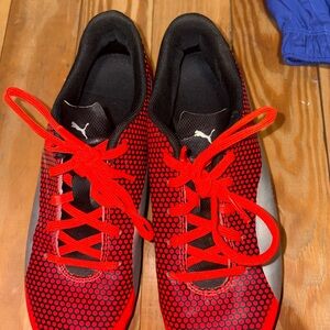 Puma Women’s Vibrant Neon Cleats